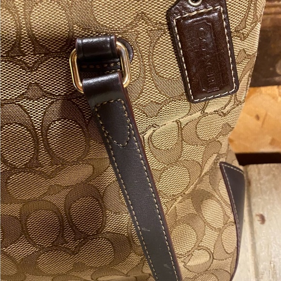 Coach Signature Bag - Picture 2 of 12